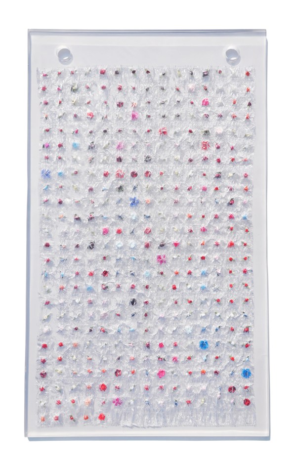 Meike Entenmann, Blumen beglücken, 2010, 365 Blumen in Acrylharz, 120 x 70 x 3 cm, Monogrammiert