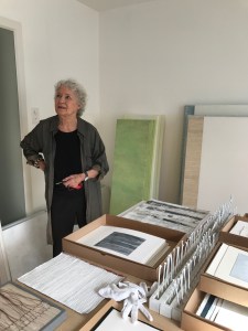Esther Roth in ihrem Atelier